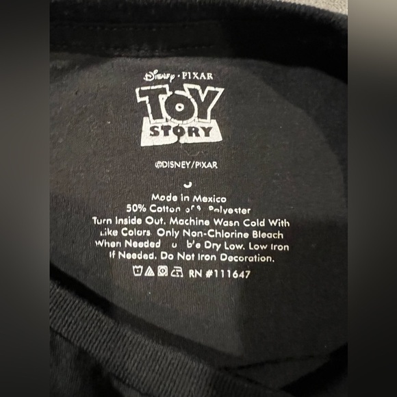 Small Disney PIXAR Black TOY Story Pizza Planet Aliens Pocket Graphic Tee Shirt - Picture 4 of 4